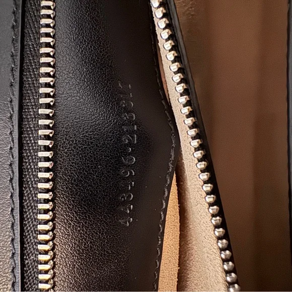 Gucci GG MARMONT MATELASSÉ MEDIUM SHOULDER BAG Black with Antique Silver - Picture 5 of 10